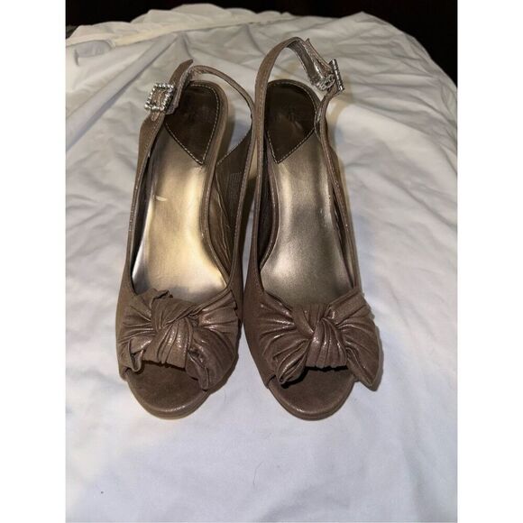 Peep toe kitten heels side 8.5 - Picture 2 of 7